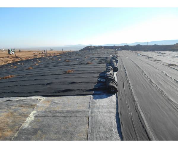 AFITEX Middle East installed cover of landfill cell with 171 000 m2 of DRAINTUBE FT 