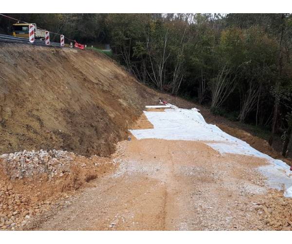 Renforcement des massifs de la RD 959 par géosynthétique