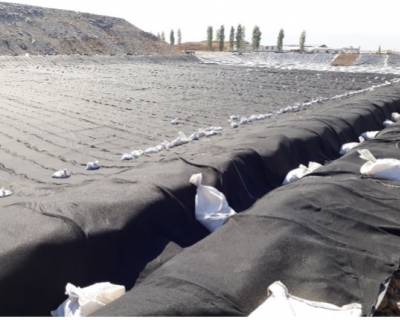 Leachate drainage at the bottom of a landfill